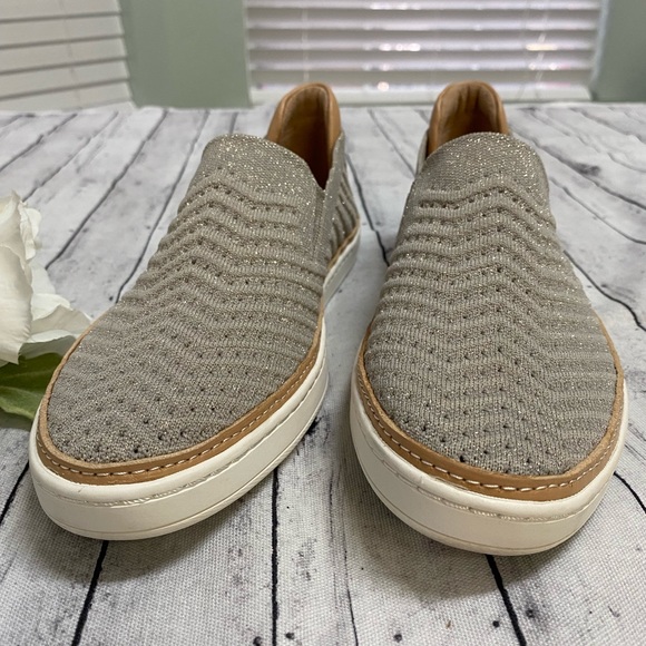 NWT Plimsolls UGG - Picture 6 of 8